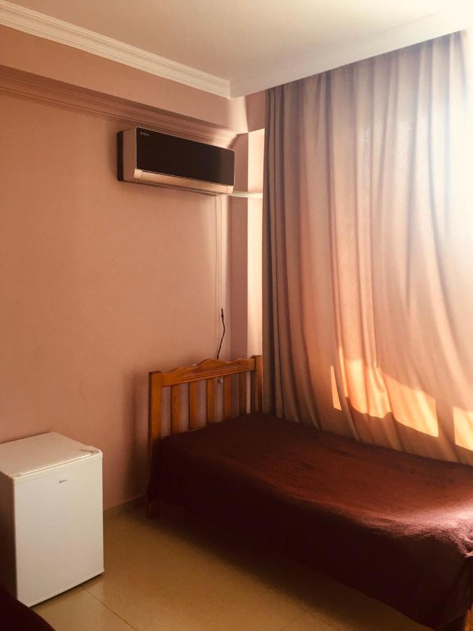 Hotel Lotus Уреки Екстериор снимка