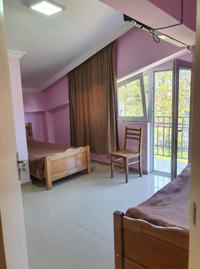Hotel Lotus Уреки Екстериор снимка