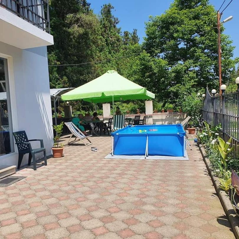 Hotel Lotus Уреки Екстериор снимка