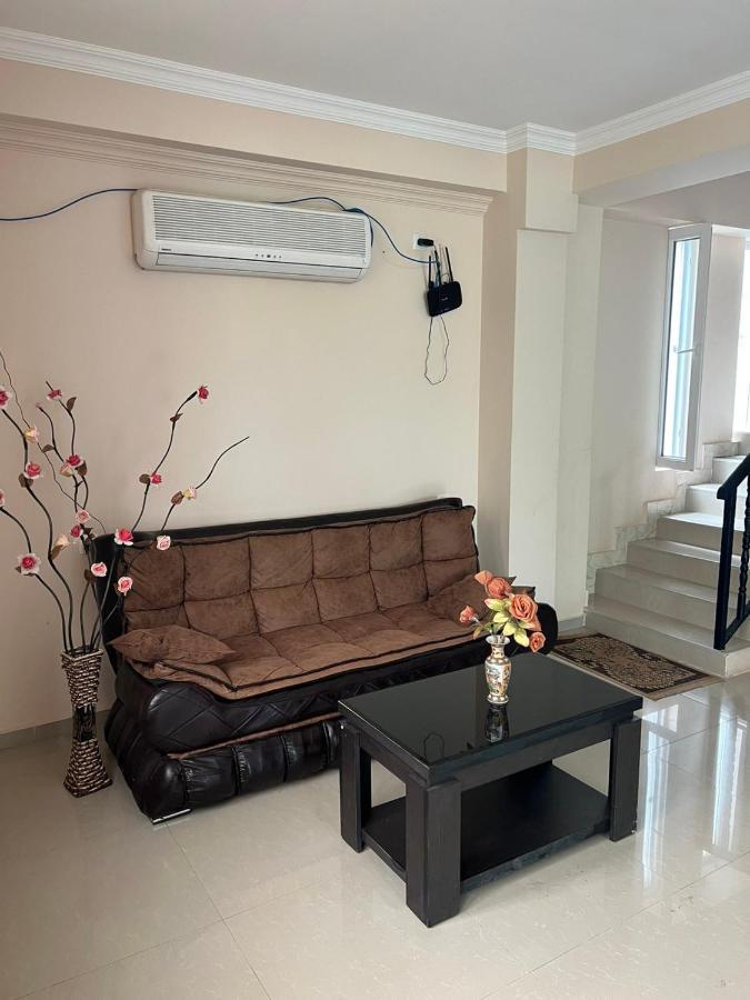 Hotel Lotus Уреки Екстериор снимка