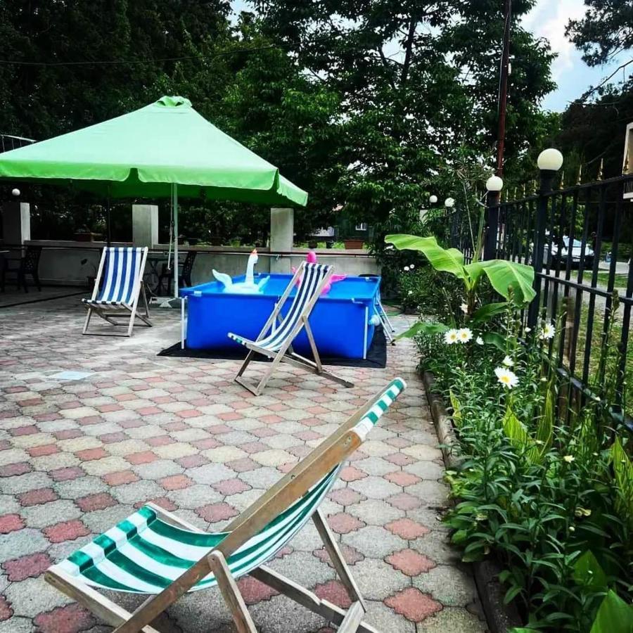 Hotel Lotus Уреки Екстериор снимка